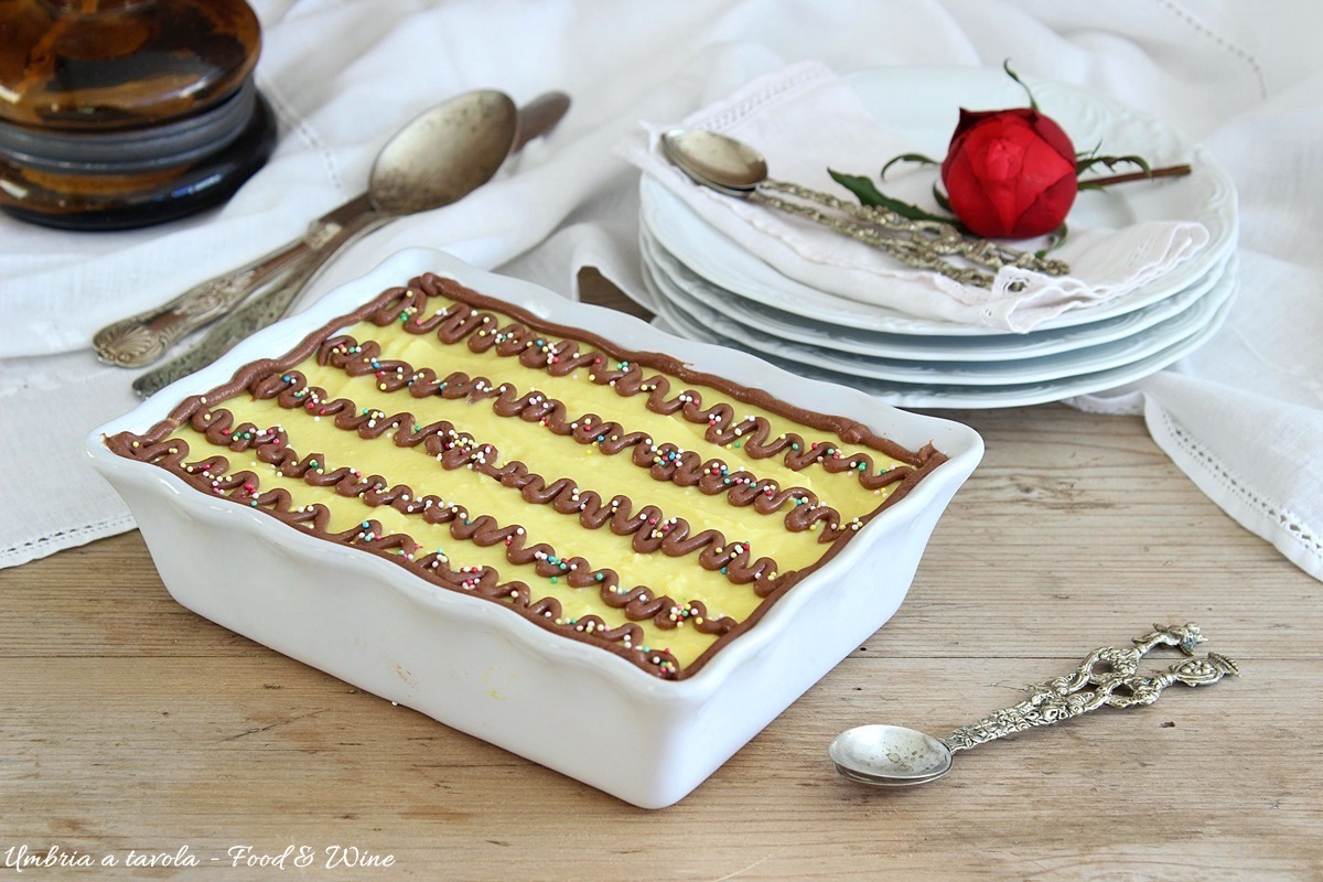 la crema umbra, zuppa inglese con biscotti secchi, caffè e alchermes