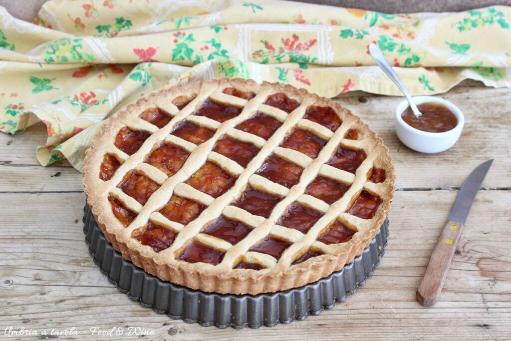 crostata alla maniera umbra, con farina di farro e confettura, come quella delle nonne