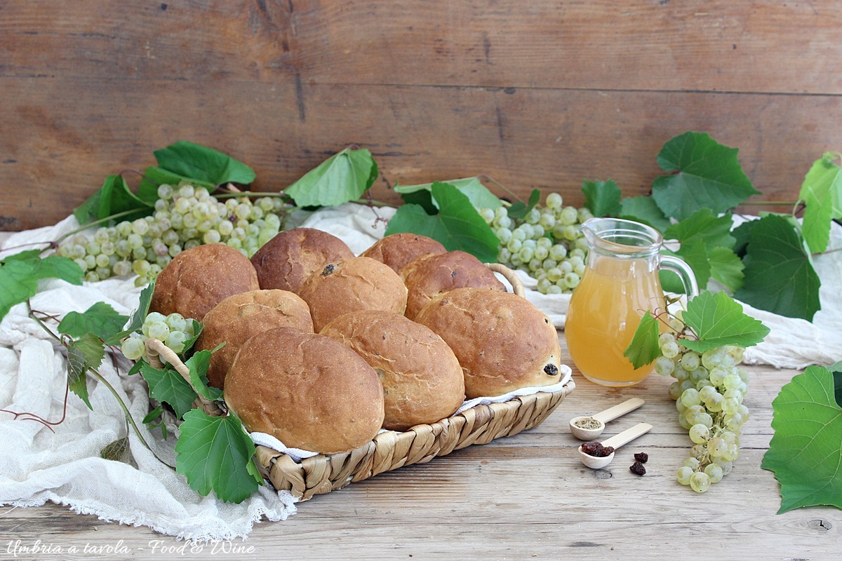 soffici maritozzi con il mosto senza uova nell'impasto