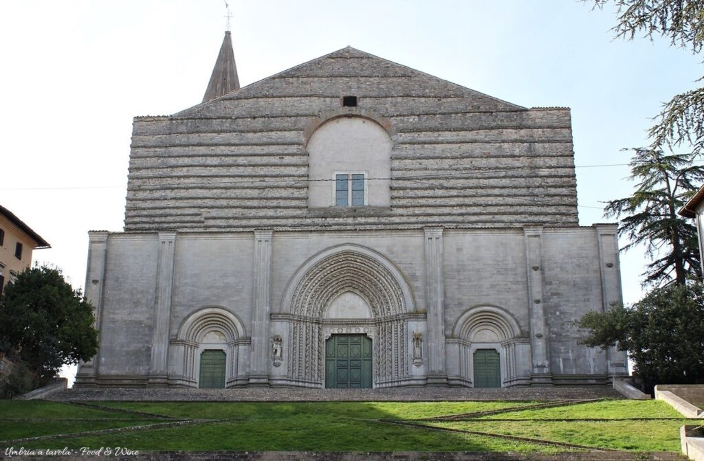 Facciata Tempio di San Fortunato a Todi